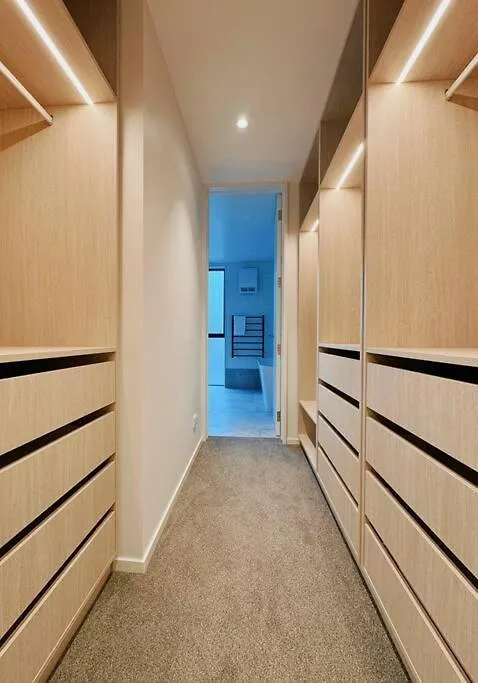 Black-Luxe Living In The Heart Of City Apartment Christchurch