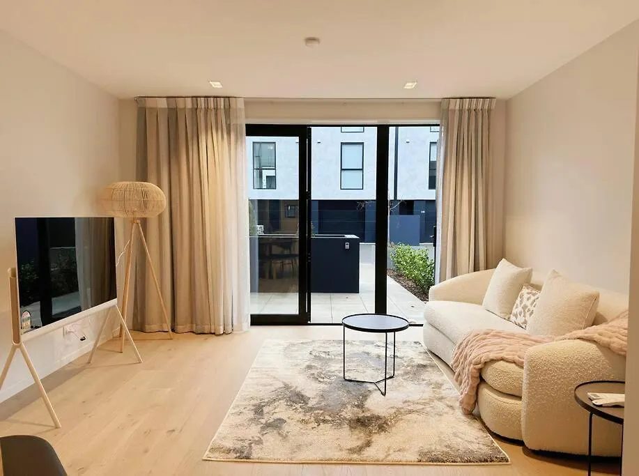 Black-Luxe Living In The Heart Of City Apartment Christchurch New Zealand