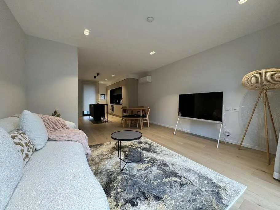 Black-Luxe Living In The Heart Of City Apartment Christchurch